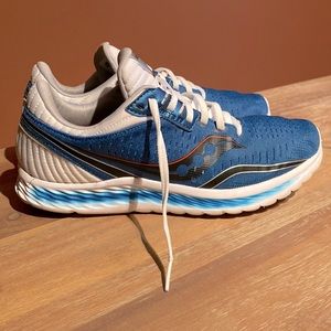Saucony Kinvara 11 S20551-25 Running Shoes Sneakers MEN'S Size 9.5 like new